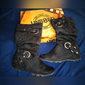 Unr8ted black Skylark boots sz 6